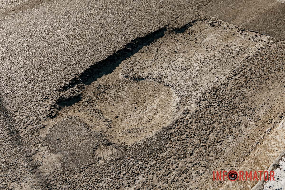 Розбиті дороги Дніпра: як виглядає проспект Науки у Дніпрі 4