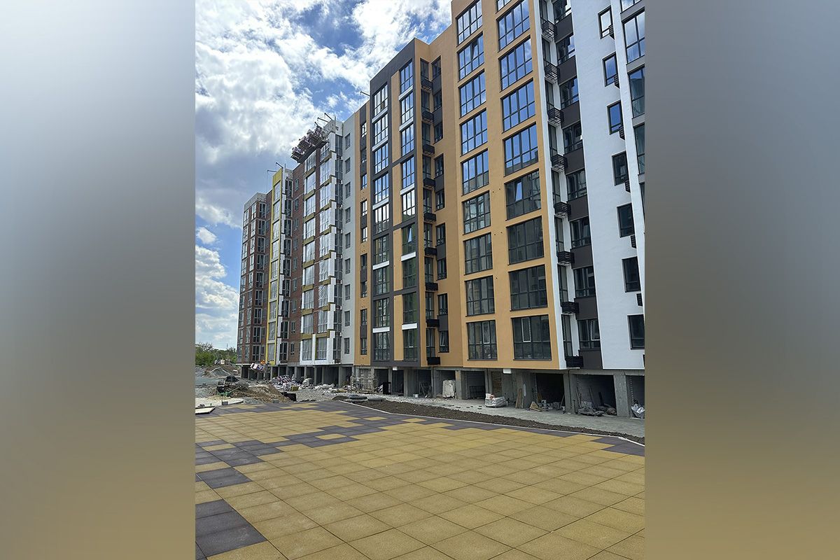 ЖК "Щасливий у Дніпрі", будівництво окремих секцій ще триває