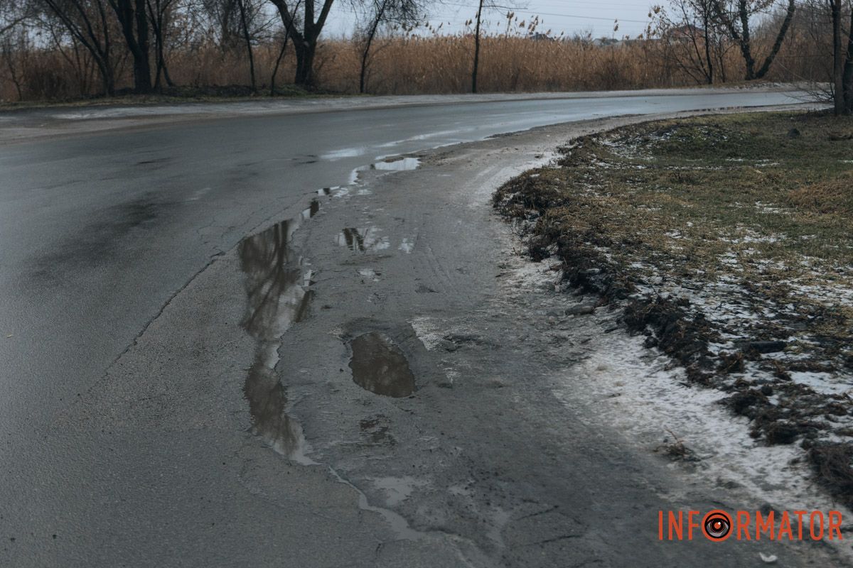 Знімальна команда Інформатора зафіксувала кілька небезпечних вибоїн на вулицях Електричній та Шиянській