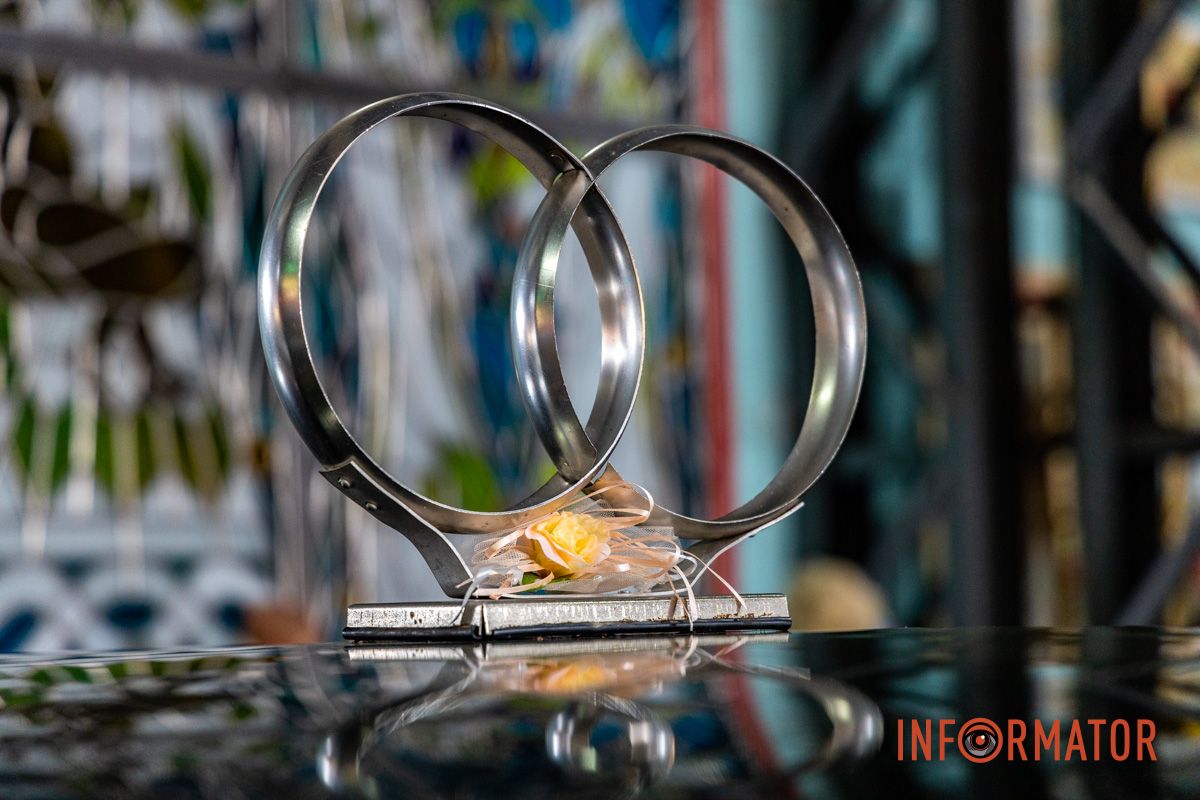 У дніпровському музеї “Машини Часу” напередодні Дня закоханих відкрили виставку “Вікно у молодість” 21