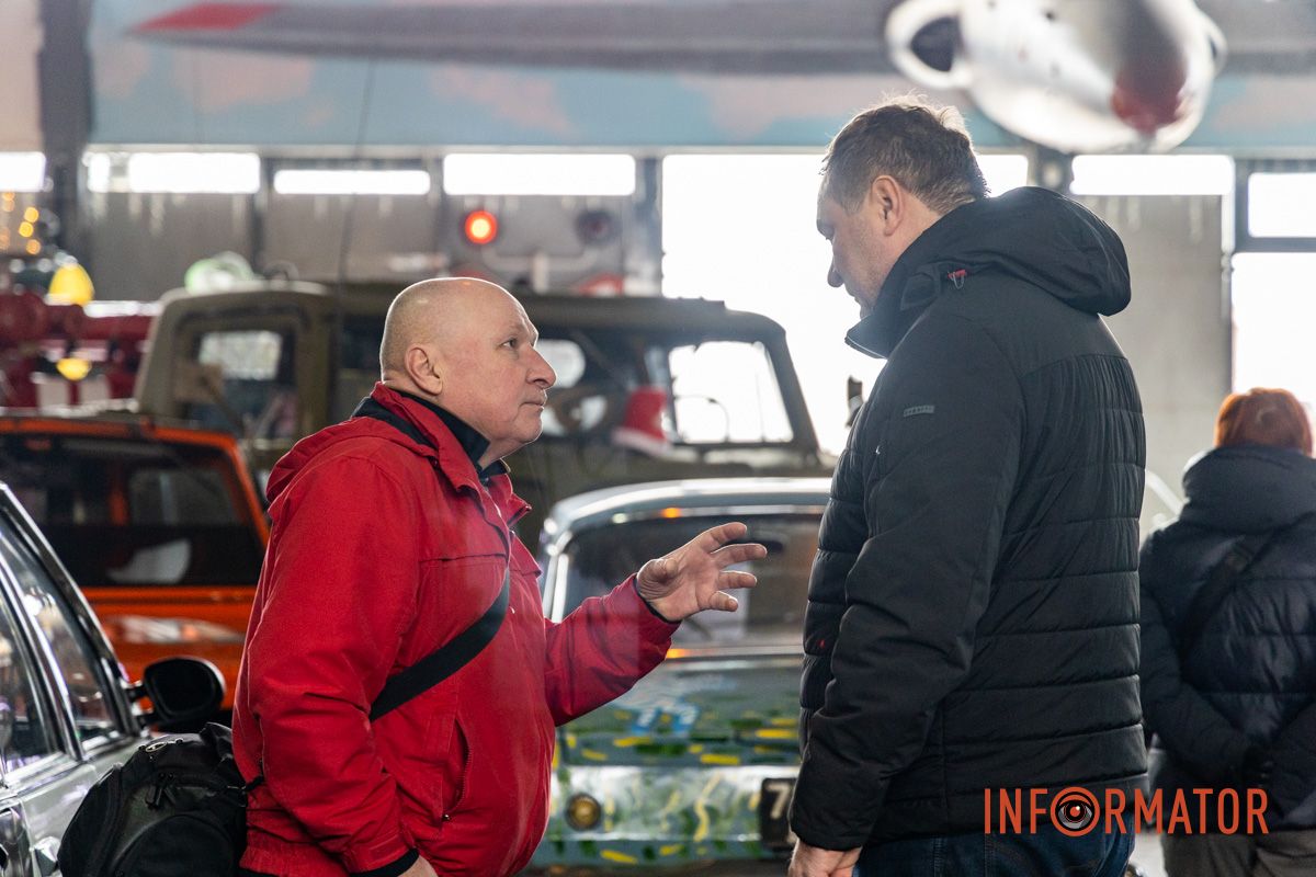 У дніпровському музеї “Машини Часу” напередодні Дня закоханих відкрили виставку “Вікно у молодість” 8