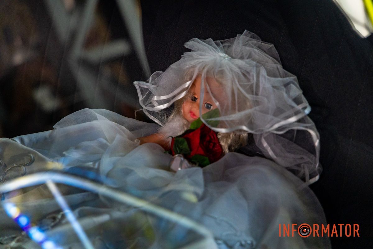 У дніпровському музеї “Машини Часу” напередодні Дня закоханих відкрили виставку “Вікно у молодість” 14