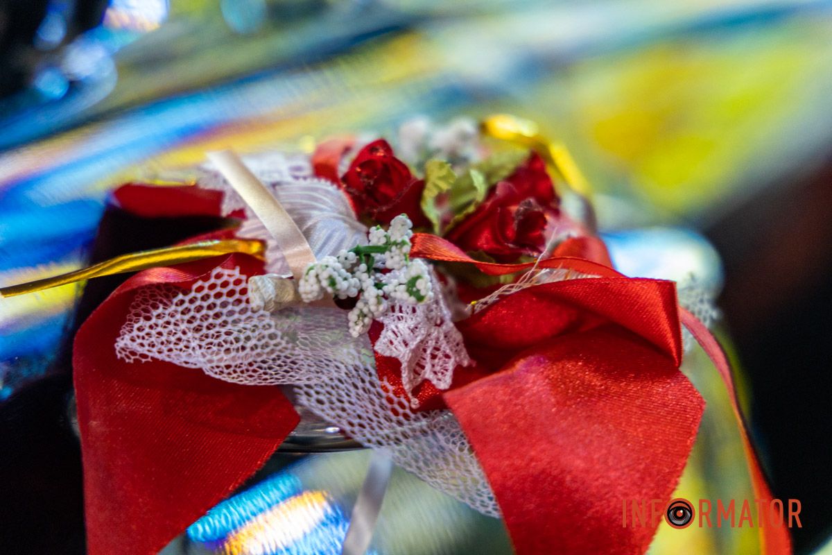 У дніпровському музеї “Машини Часу” напередодні Дня закоханих відкрили виставку “Вікно у молодість” 10