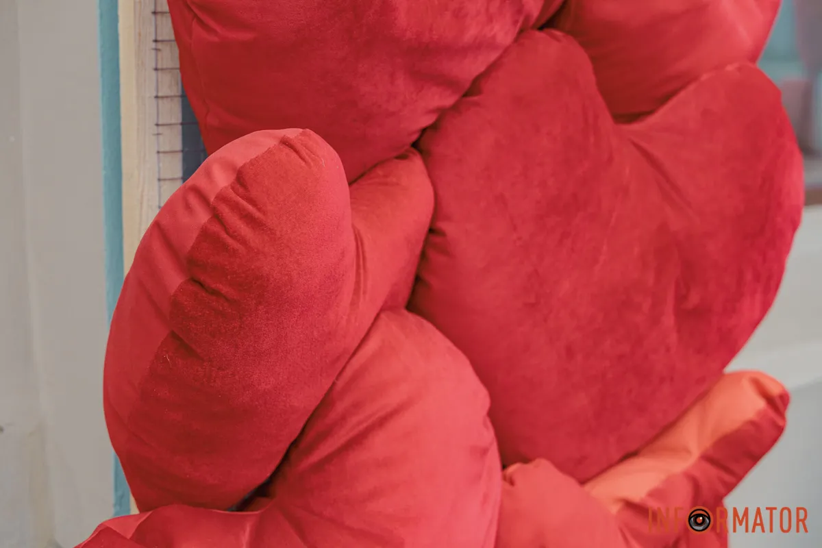 Дніпро готується до Дня закоханих: де знайти святкові фотозони 14