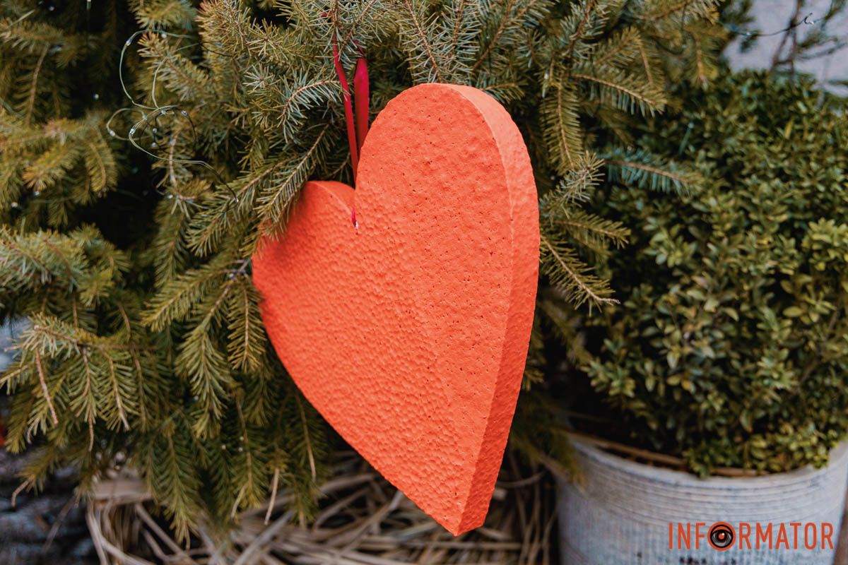 Дніпро готується до Дня закоханих: де знайти святкові фотозони 21