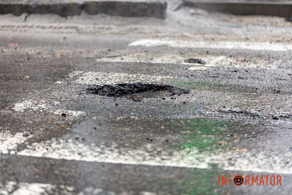 У Дніпрі на Святослава Хороброго через бездіяльність влади зростає небезпека для водіїв і пішоходів 4