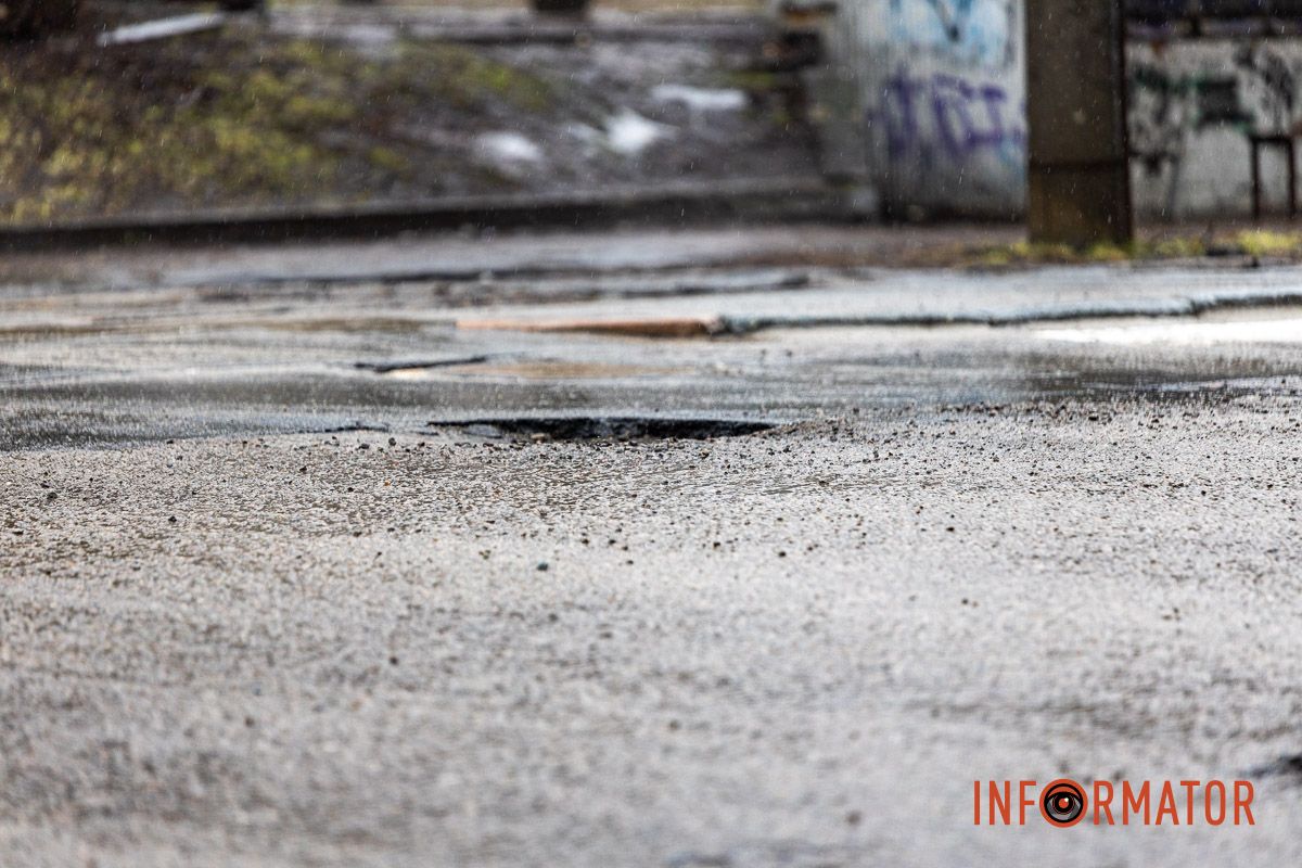 У Дніпрі на Святослава Хороброго через бездіяльність влади зростає небезпека для водіїв і пішоходів 8