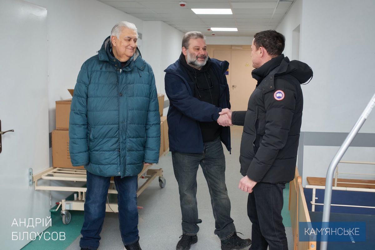 Заклад має нові оглядові та процедурні крісла, ліжка з підйомниками та велику кількість інвалідних візків і ходунків