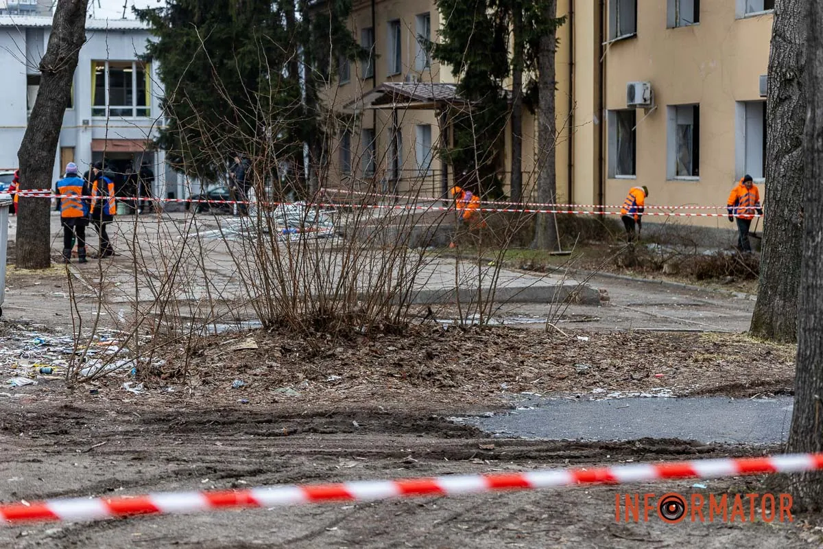 Скло під ногами і зруйновані фасади: наслідки атаки по Дніпру 17 лютого 25