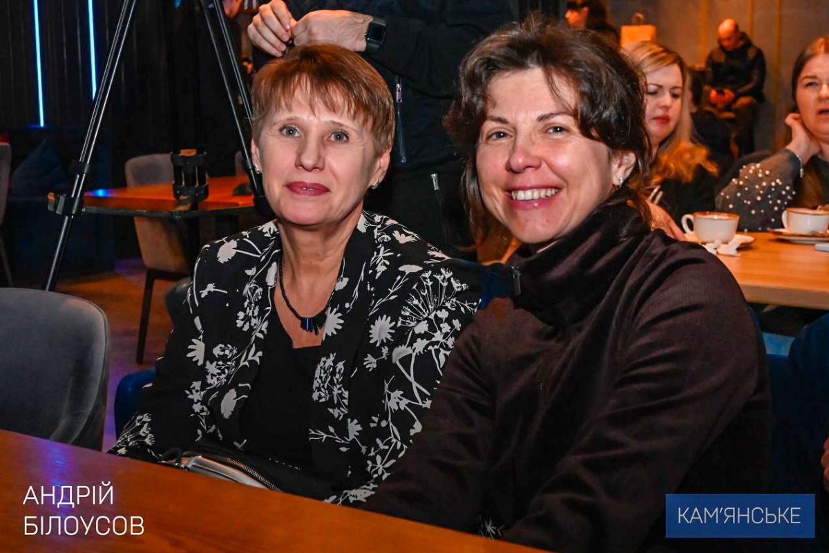 Ба більше, 92 спортсмени міста входять до складу національних збірних, а 9 атлетів здобули звання Майстра спорту України Прославляють місто на міжнародних та всеукраїнських аренах: у Кам’янському відзначили спортсменів 4