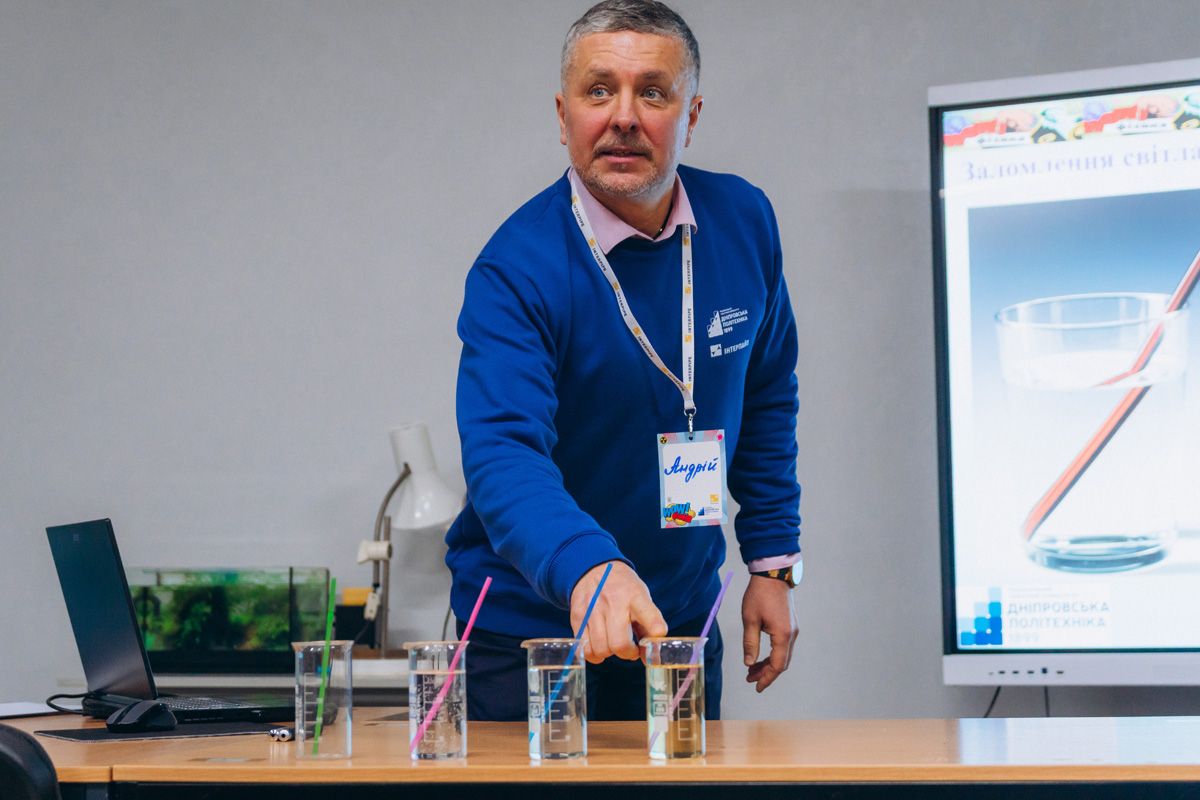 «WOW-фізика 2.0»: «Інтерпайп» Пінчука поновив в Дніпрі безкоштовні інтерактивні заняття з фізики для старшокласників 8