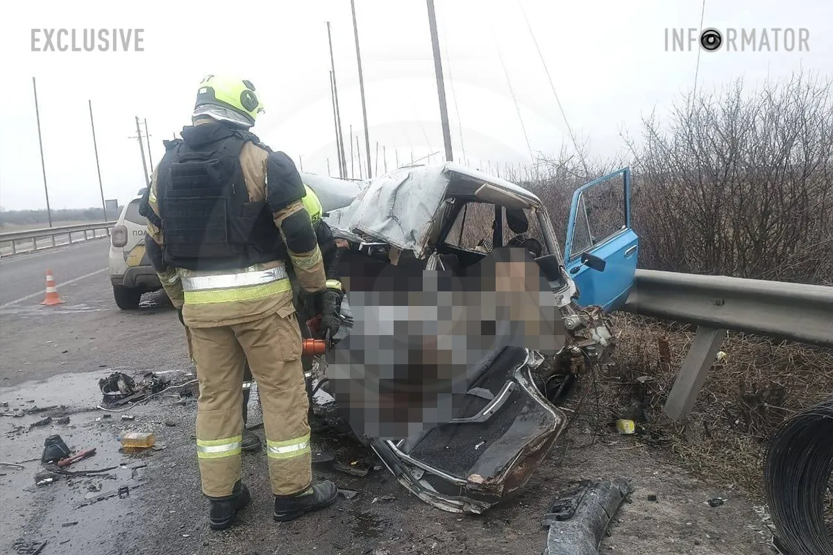 Там зіткнулись автомобілі ВАЗ та Toyota Land Cruiser