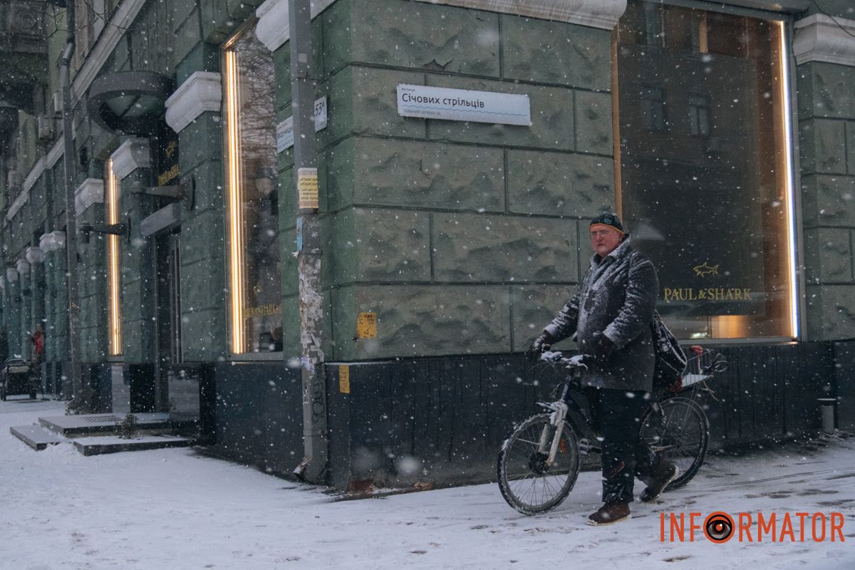 Можна розгледіти кожну сніжинку