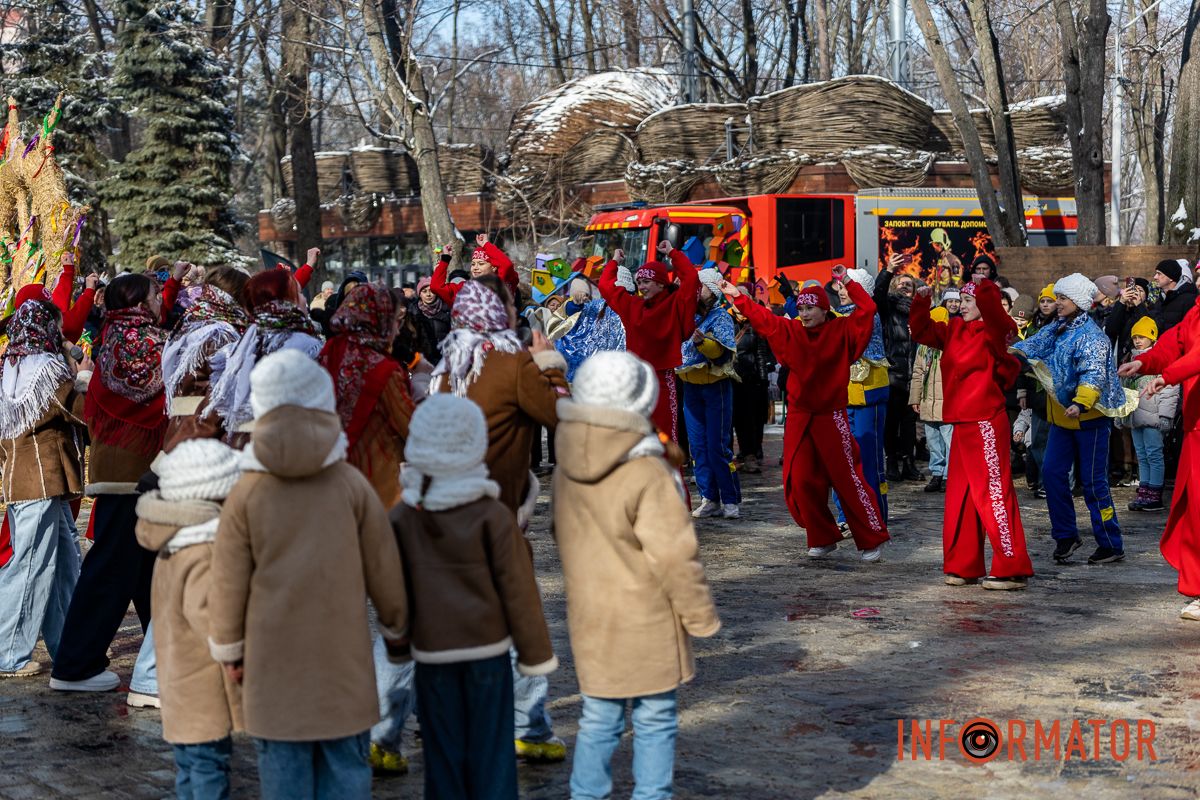 В Днепре в парке Шевченко проводили зиму 18
