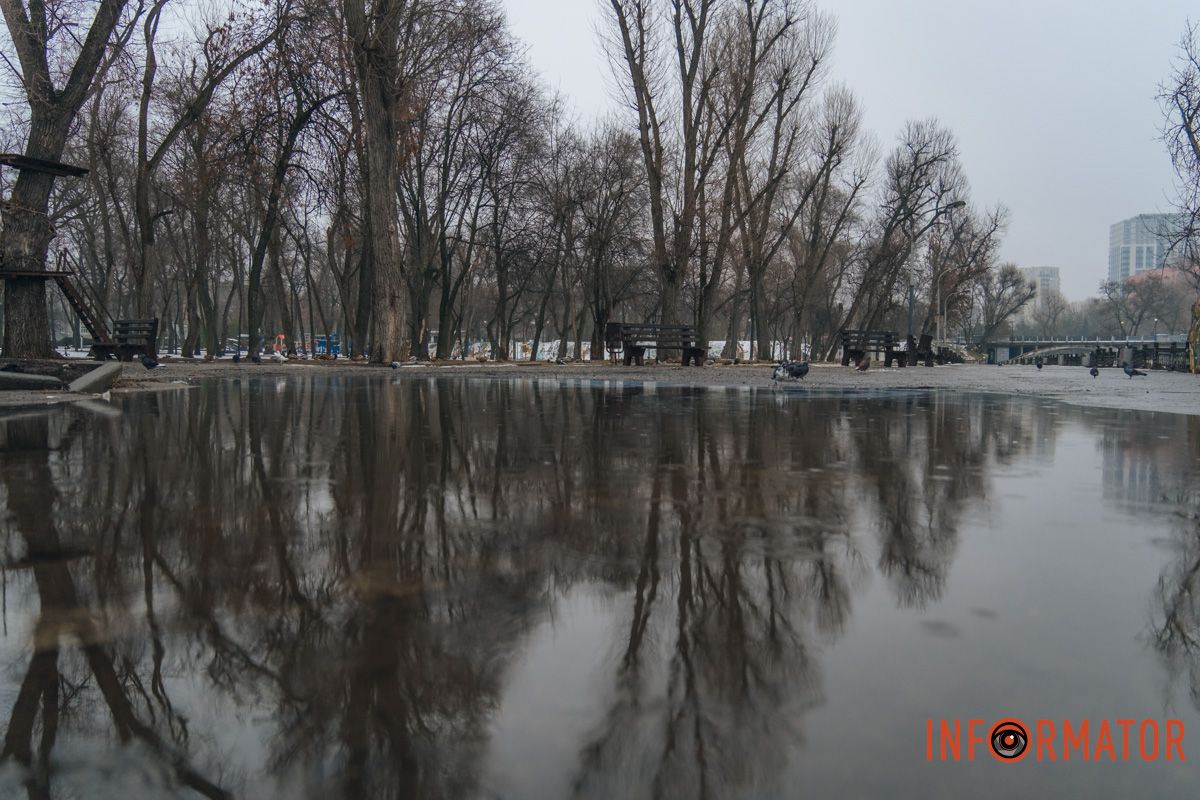 Внаслідок опадів та морозів водойма вийшла за межі берегової лінії