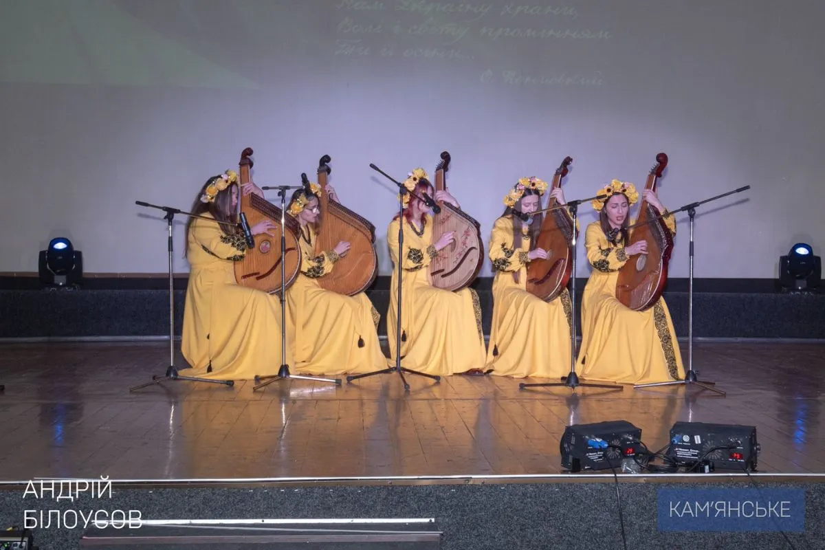 У цей день Україна спрямовує думки на молитву за воїнів, за всіх, чиї життя було втрачено, та за справедливий мир