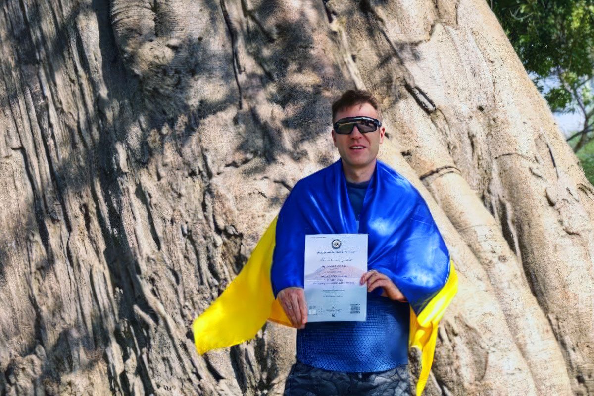 9 лютого 2026 року підприємець із Дніпра Роман Маслов встановив рекорд Гіннеса Розгорнув український прапор на найвищій точці Африки: дніпрянин встановив рекорд Гіннеса 1