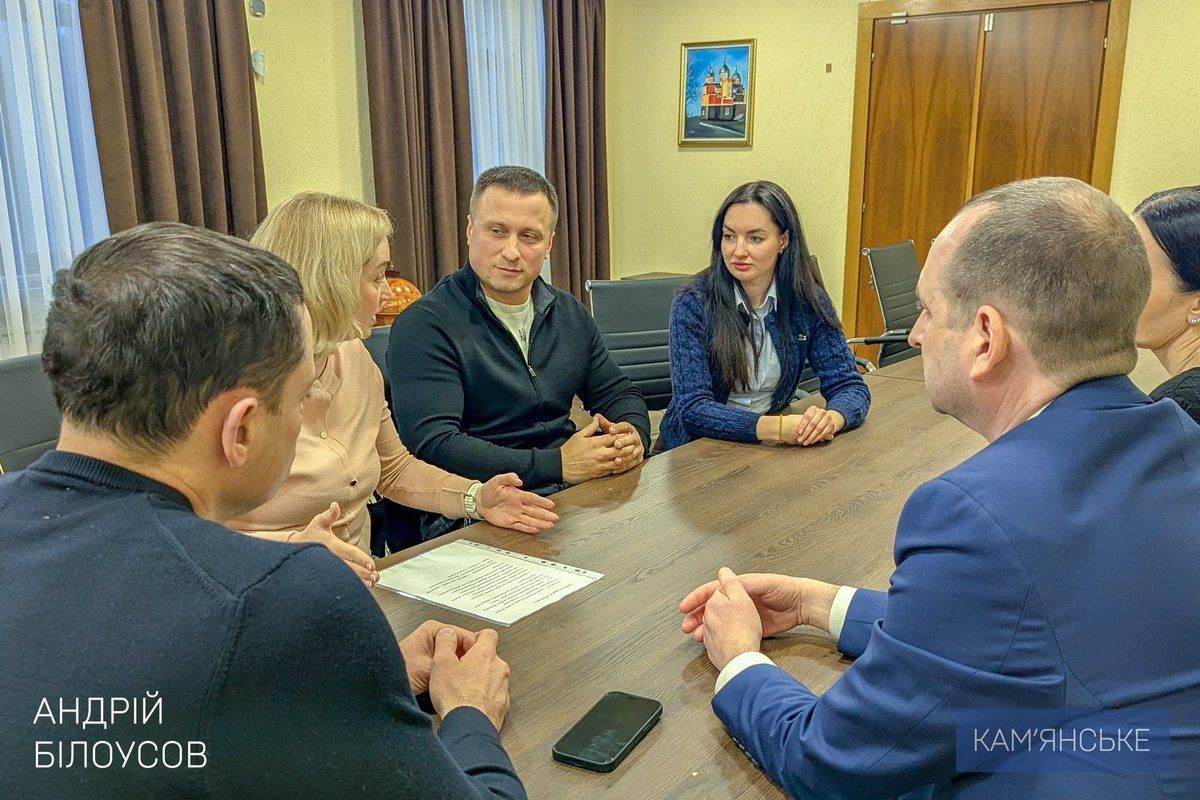 «Скарбничка здоров’я»: мер Кам’янського провів зустріч щодо проєкту, який має охопити близько 600 дітей