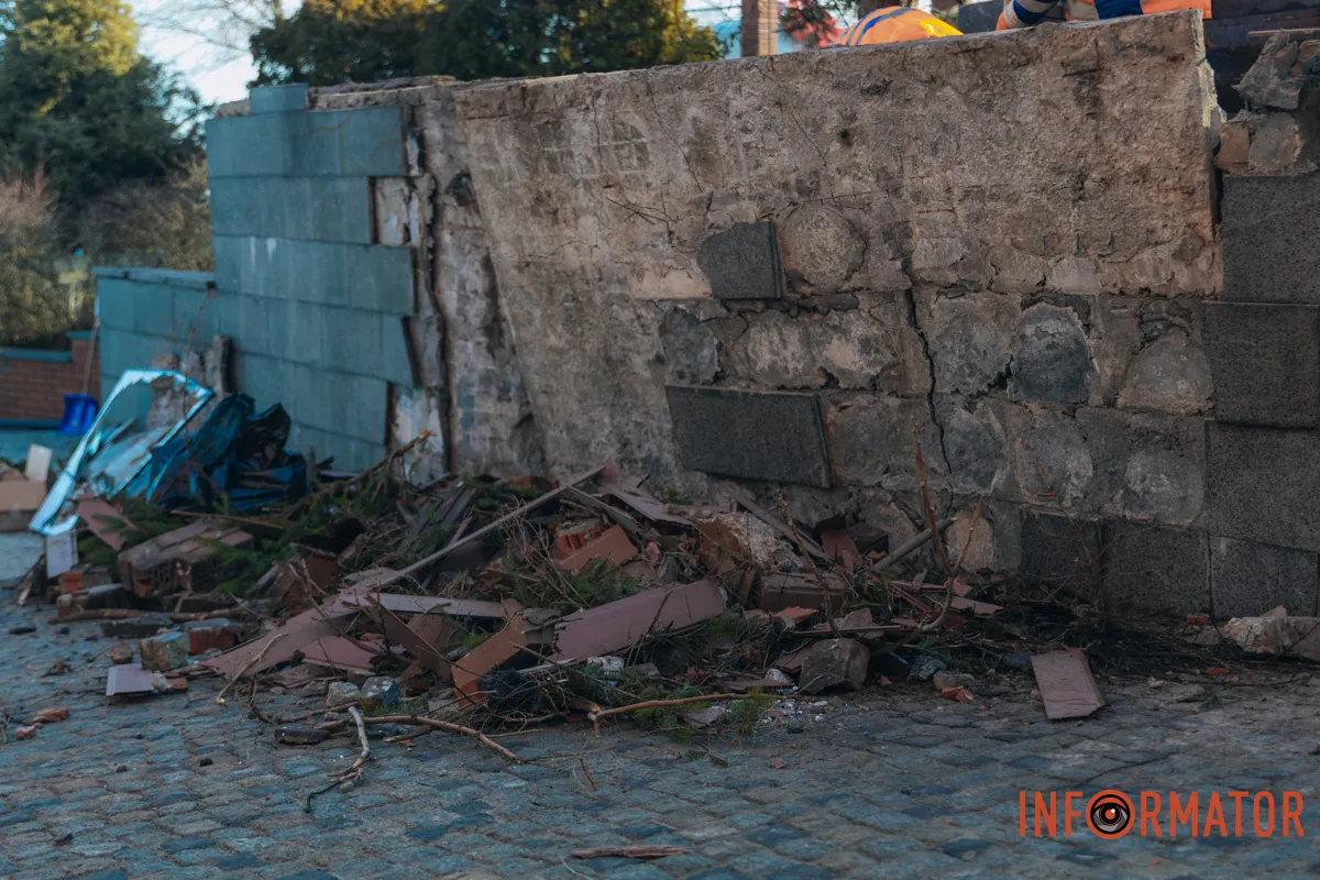 «Спочатку хлопок, потім – зарево, подумала, що це ядерка»: мешканці Дніпра розповіли про пережите під час ранкової атаки 28 лютого 17