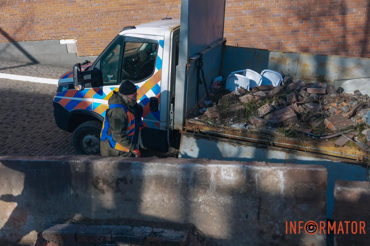 «Спочатку хлопок, потім – зарево, подумала, що це ядерка»: мешканці Дніпра розповіли про пережите під час ранкової атаки 28 лютого 25