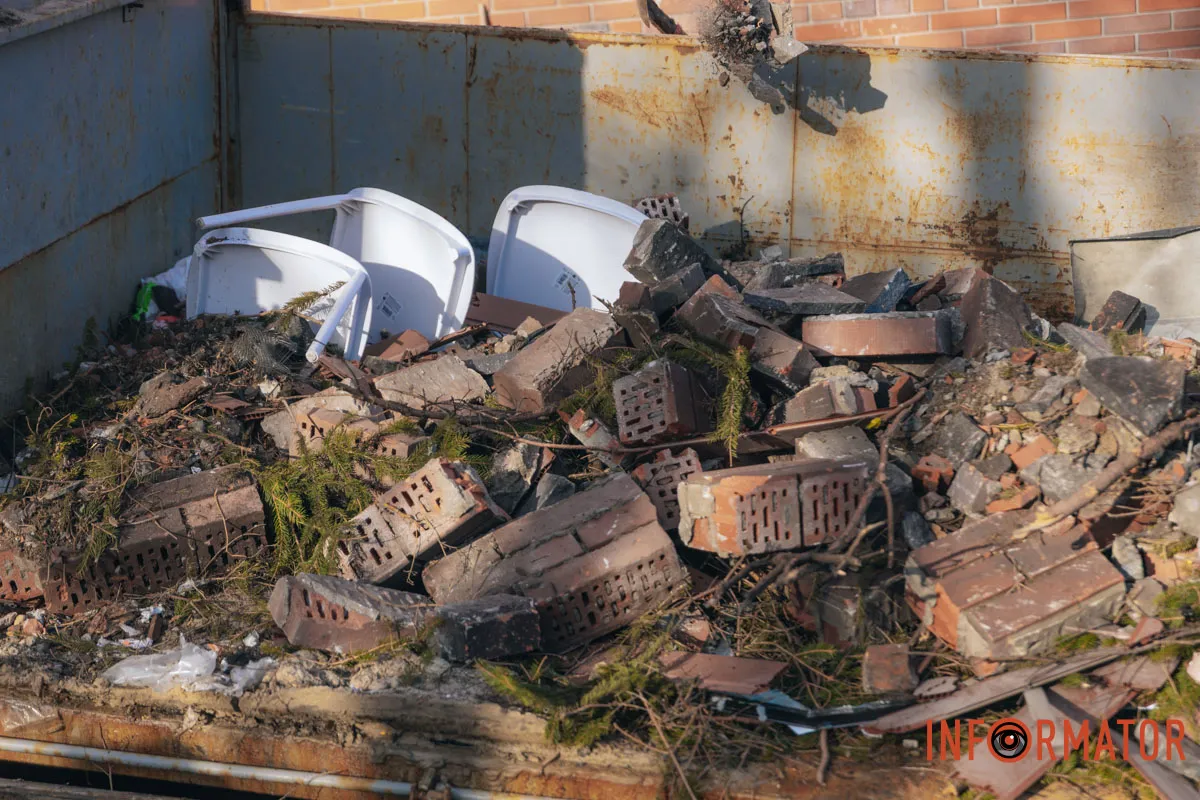 «Спочатку хлопок, потім – зарево, подумала, що це ядерка»: мешканці Дніпра розповіли про пережите під час ранкової атаки 28 лютого 20