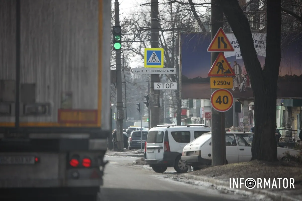 Піврічний ремонт трамвайної лінії розпочали: у Дніпрі перекрили проспект Богдана Хмельницького 1