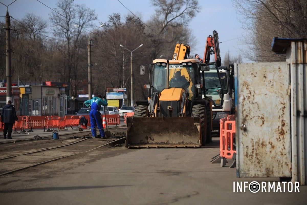 Піврічний ремонт трамвайної лінії розпочали: у Дніпрі перекрили проспект Богдана Хмельницького 6