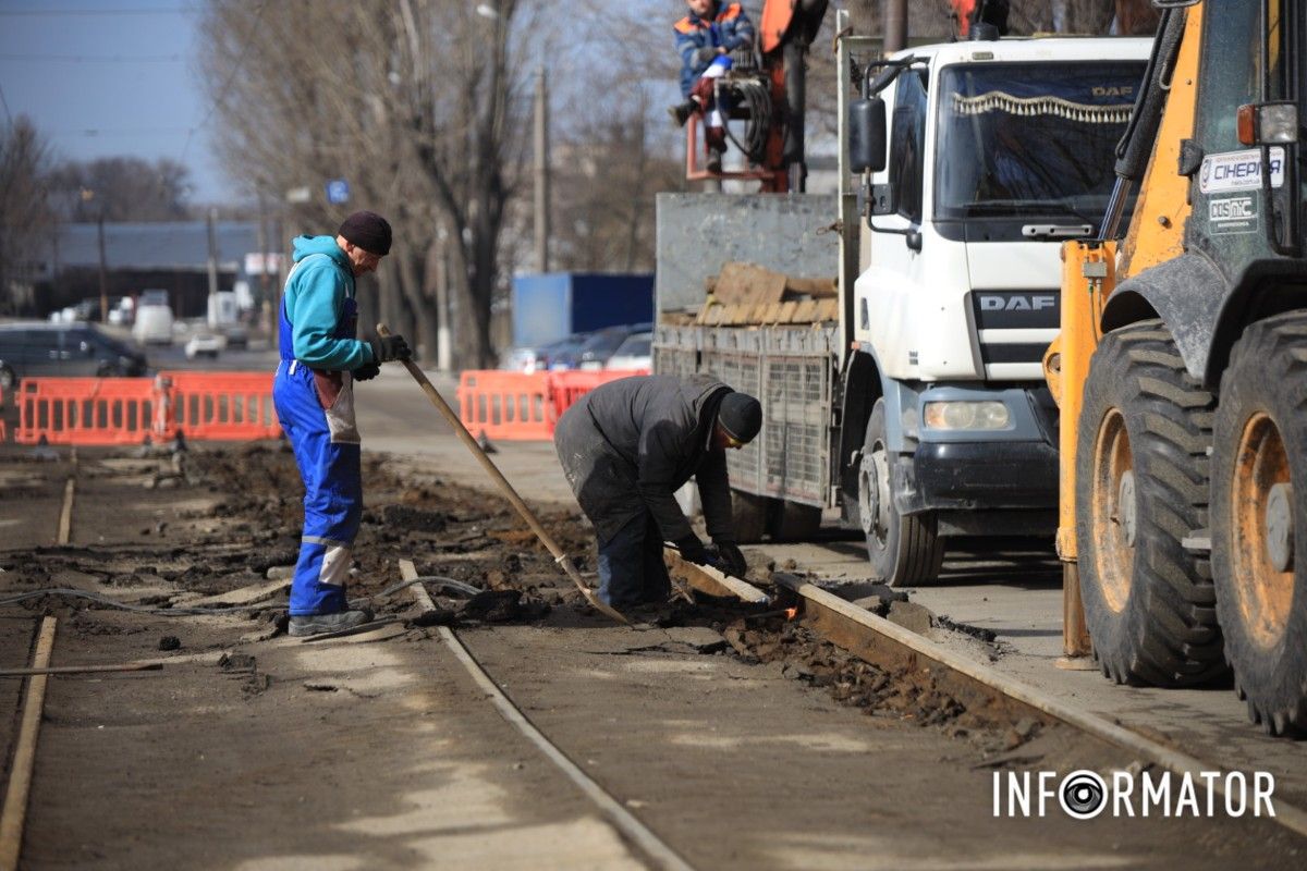 Піврічний ремонт трамвайної лінії розпочали: у Дніпрі перекрили проспект Богдана Хмельницького 7
