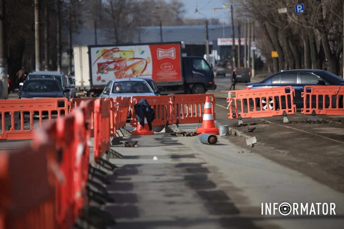 Піврічний ремонт трамвайної лінії розпочали: у Дніпрі перекрили проспект Богдана Хмельницького 8