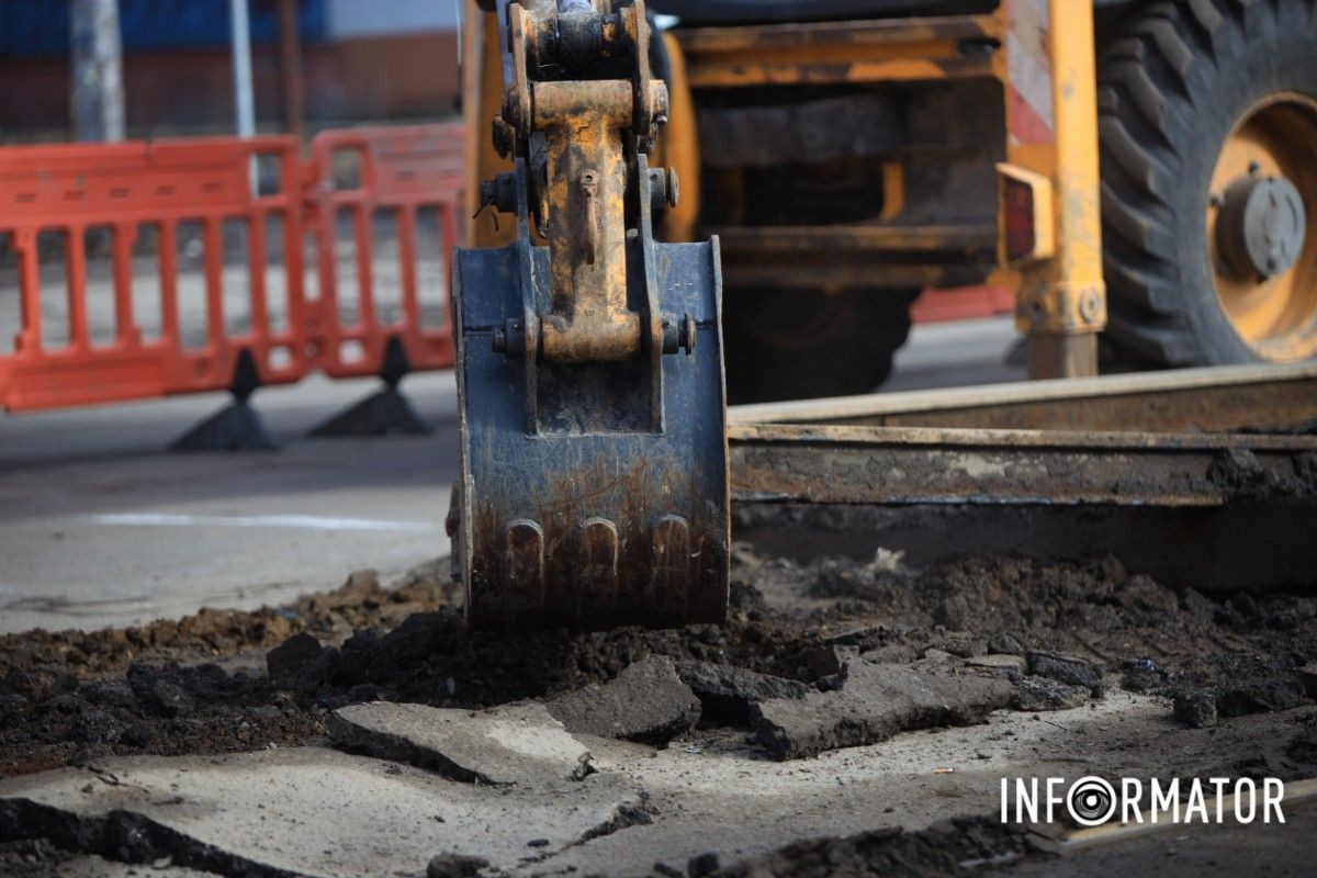 Піврічний ремонт трамвайної лінії розпочали: у Дніпрі перекрили проспект Богдана Хмельницького 15