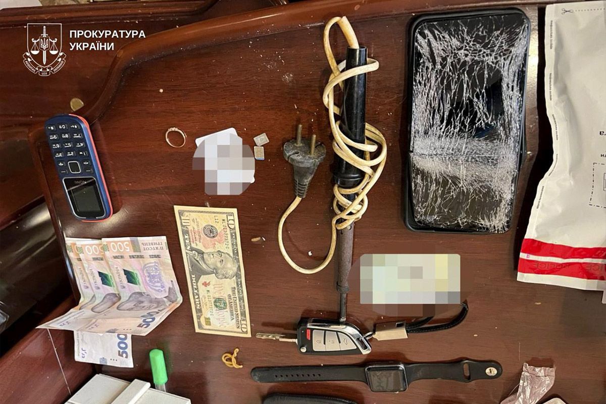 У Кривому Розі судитимуть двох чоловіків, які викрали та катували підприємця заради 500 тисяч доларів У Кривому Розі судитимуть двох чоловіків, які викрали та катували підприємця заради 500 тисяч доларів