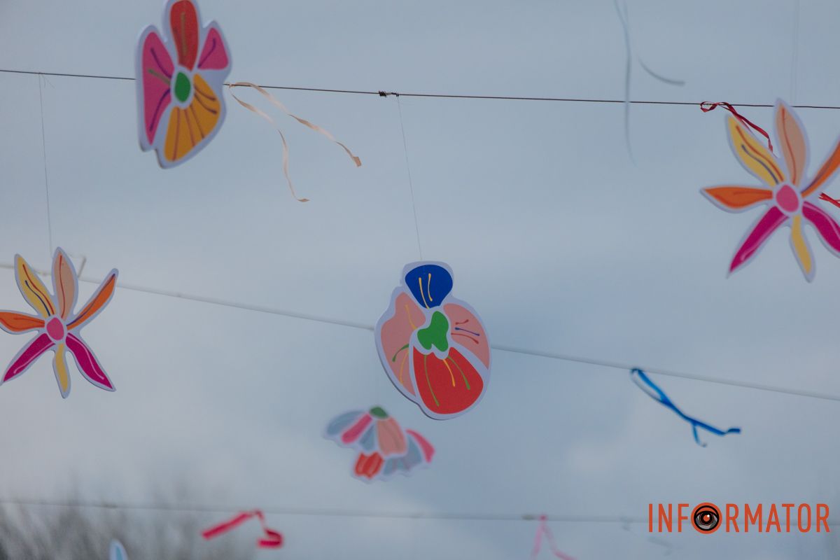 Яскравий акцент серед міського простору Яскравий акцент серед міського простору