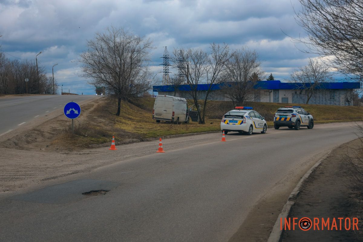 Volkswagen на узбіччі та поліція: що сталось на Передовій в Дніпрі 15