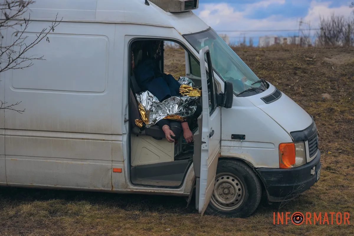 Volkswagen на узбіччі та поліція: що сталось на Передовій в Дніпрі 14