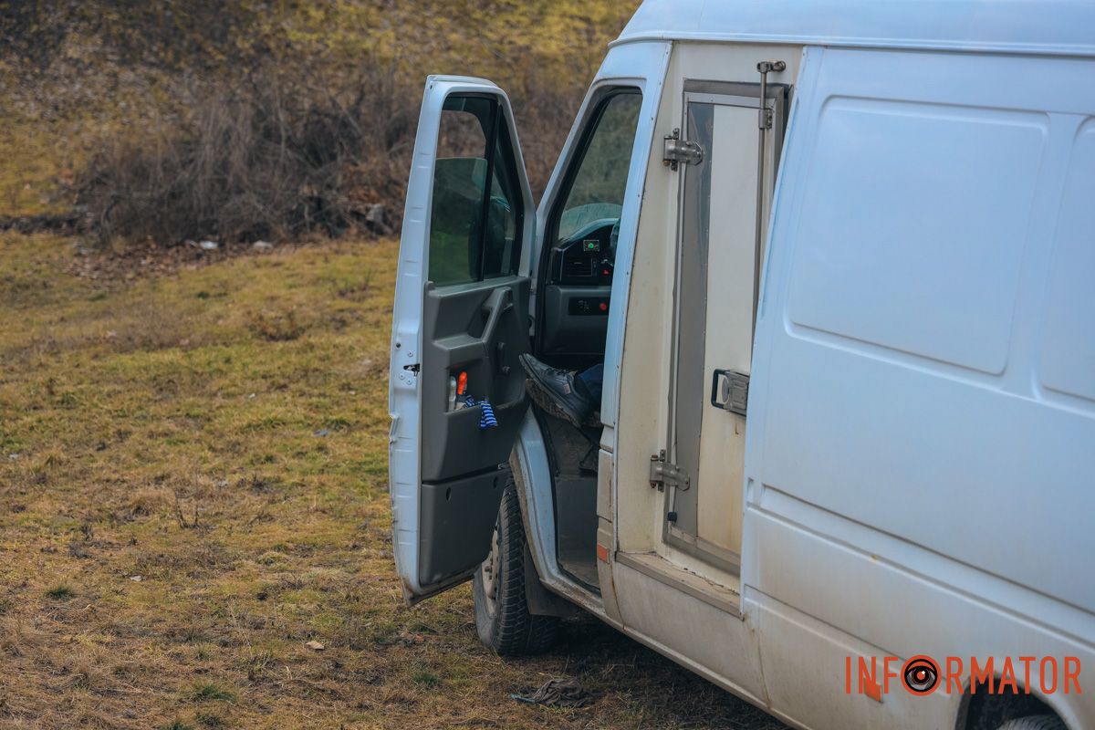 Volkswagen на узбіччі та поліція: що сталось на Передовій в Дніпрі 4