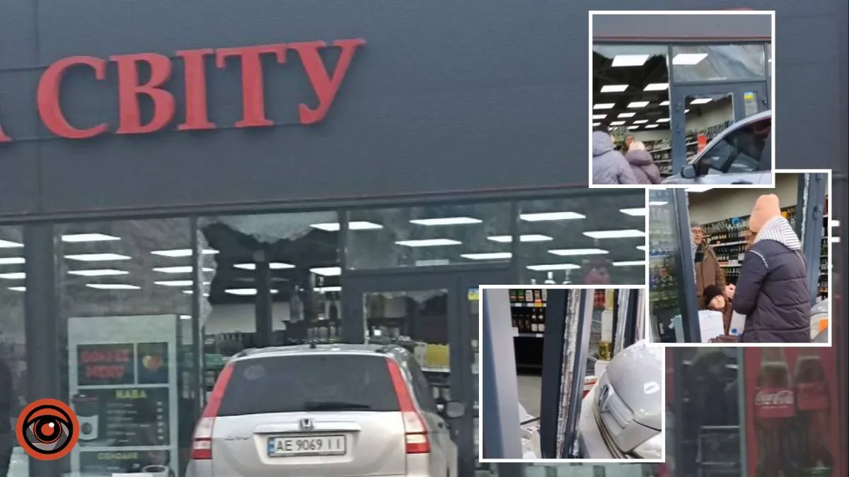 У Дніпрі на Донецькому шосе Honda збила жінку з дитиною та влетіла у вітрину магазину: момент ДТП