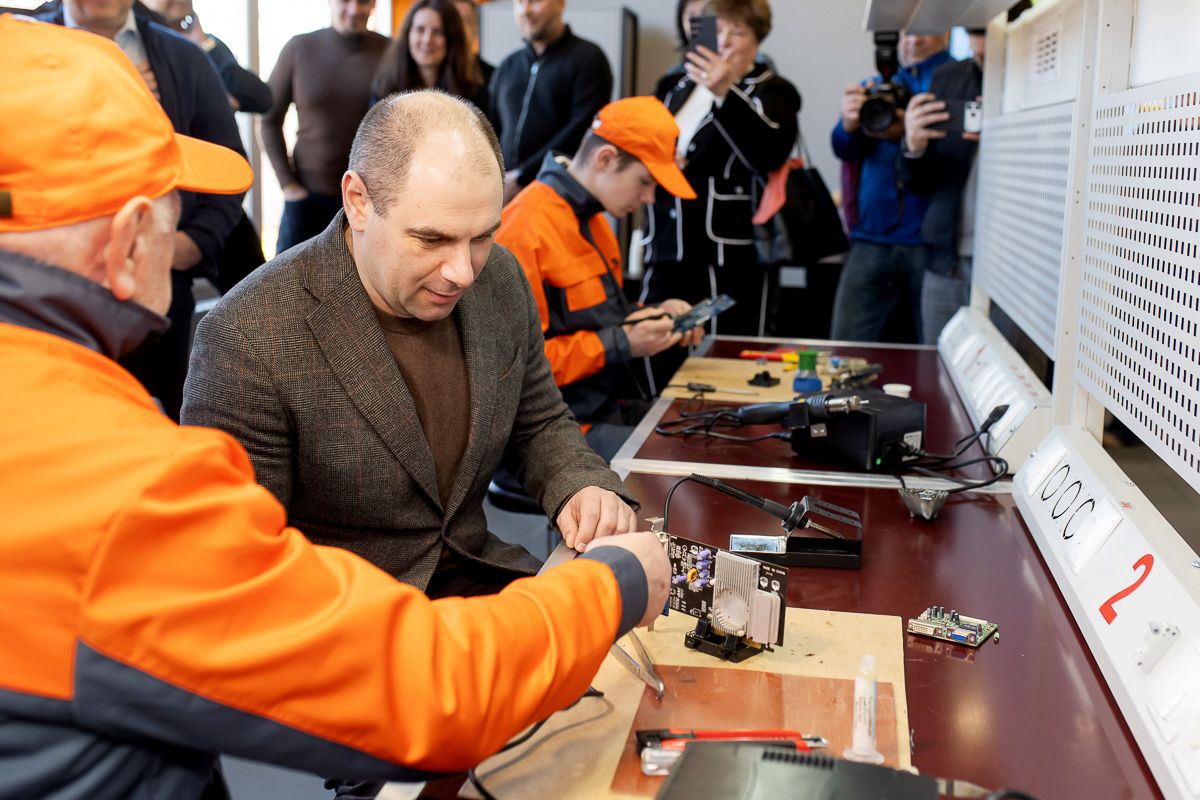 Токарі та електромонтери: «Інтерпайп» Пінчука та міська влада Дніпра разом модернізують ПТУ №2 4