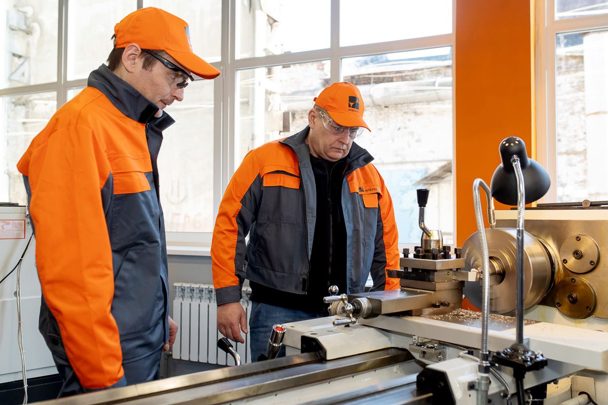 Токарі та електромонтери: «Інтерпайп» Пінчука та міська влада Дніпра разом модернізують ПТУ №2 3