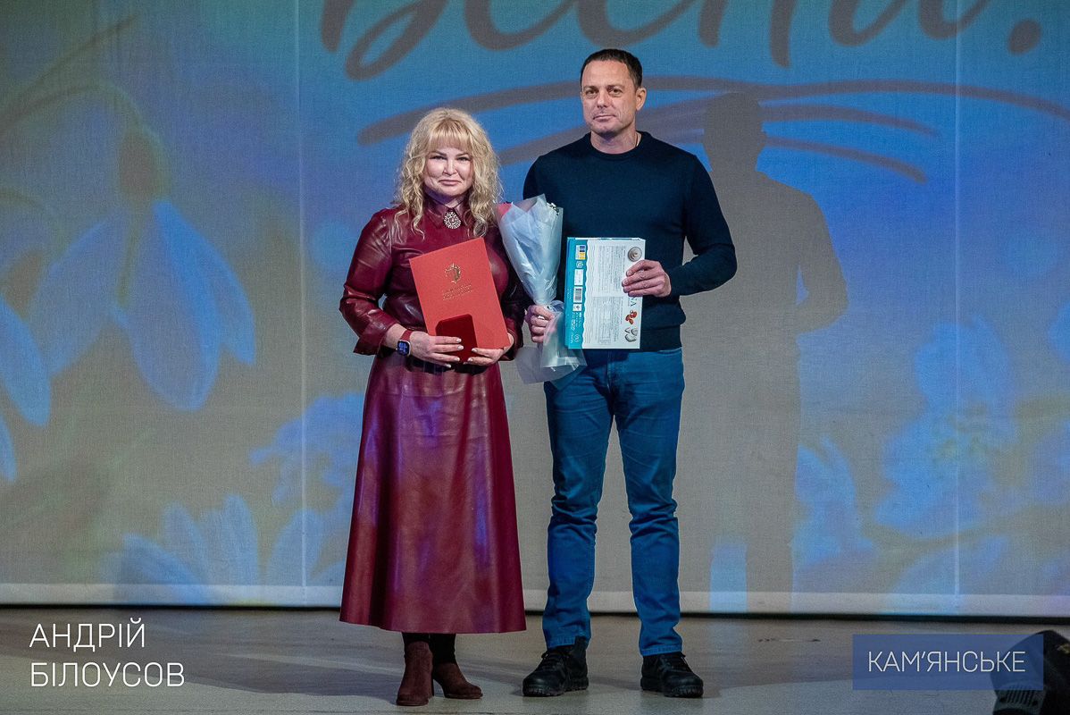 У Кам’янському мер міста та керівництво військової адміністрації привітали жінок громади з нагоди прийдешнього свята 8 березня