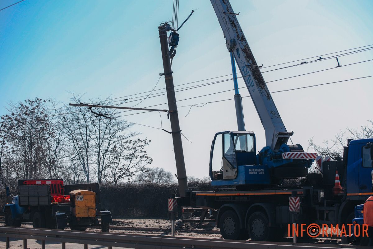 Опора нахилилась