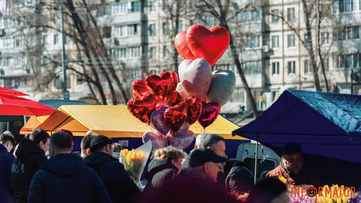 Майже 5 тисяч гривень за букет тюльпанів: скільки у Дніпрі коштують квіти на 8 березня