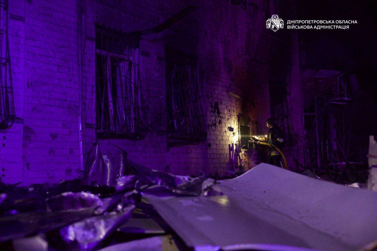 Перші фото з місця: у Дніпрі зросла кількість постраждалих через атаку безпілотників 2