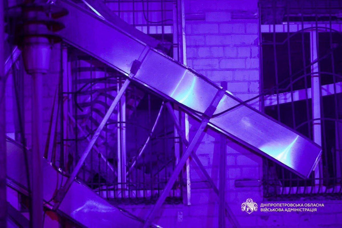 Перші фото з місця: у Дніпрі зросла кількість постраждалих через атаку безпілотників 3