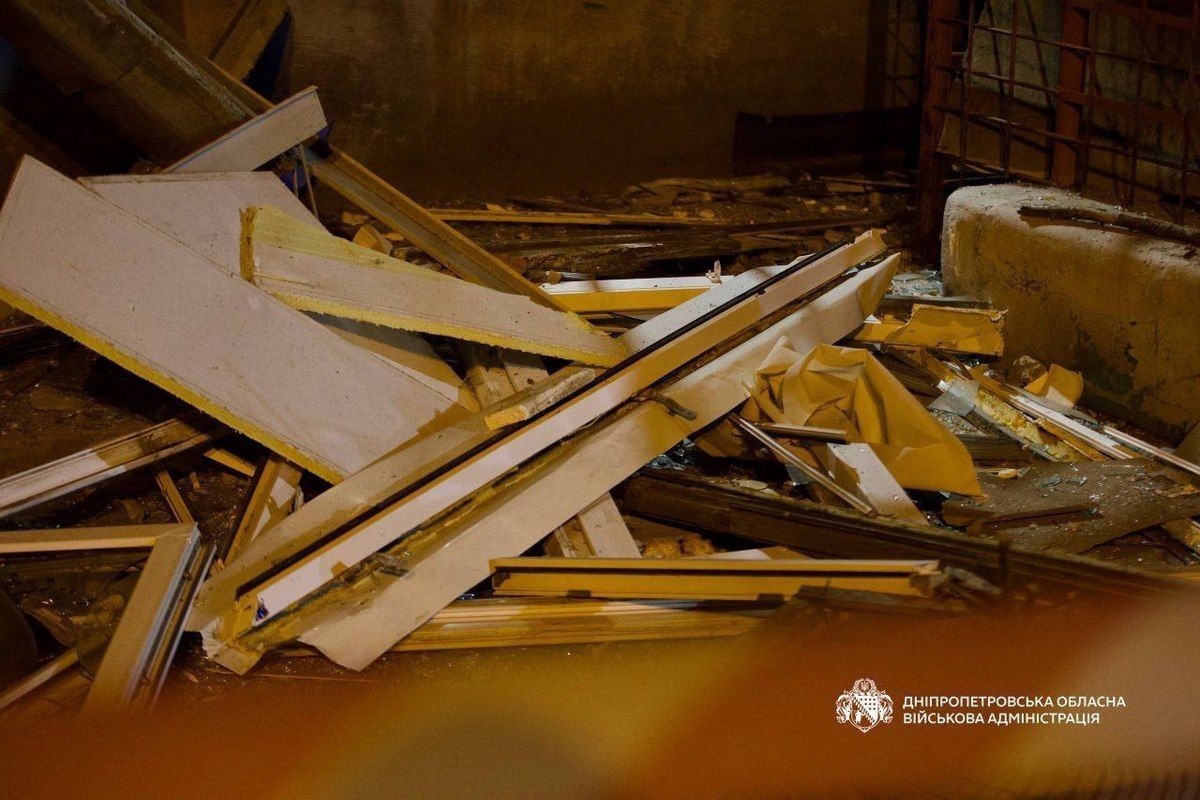 Постраждалих вже 10: у Дніпрі через удари дронів пошкоджені не менше 8 багатоповерхівок 8