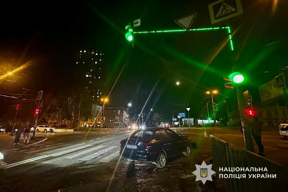 Постраждав 17-річний хлопець: у Дніпрі судитимуть водіїв Mini Cooper та Fiat, через яких виникла потрійна ДТП 1