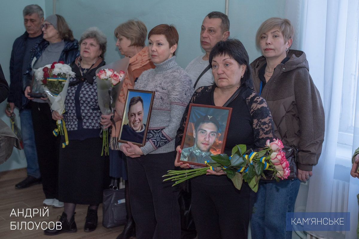 У Кам’янському в Ліцеї №19 відкрили «Стіну пам’яті», присвячену загиблим на війні Захисникам 2