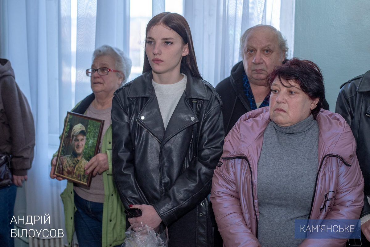 У Кам’янському в Ліцеї №19 відкрили «Стіну пам’яті», присвячену загиблим на війні Захисникам 4