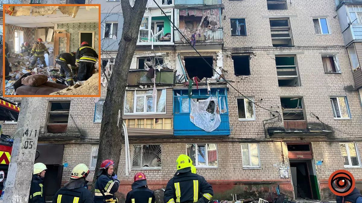 Надзвичайники врятували трьох людей, серед них - дитина: у Вільногірську у п’ятиповерхівці пролунав вибух