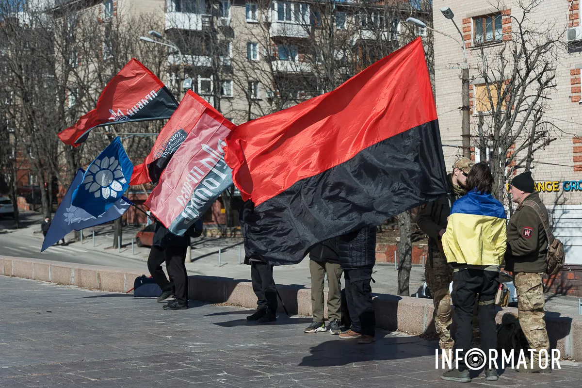 У Дніпрі до Дня Добровольця провели патріотичну ходу 5