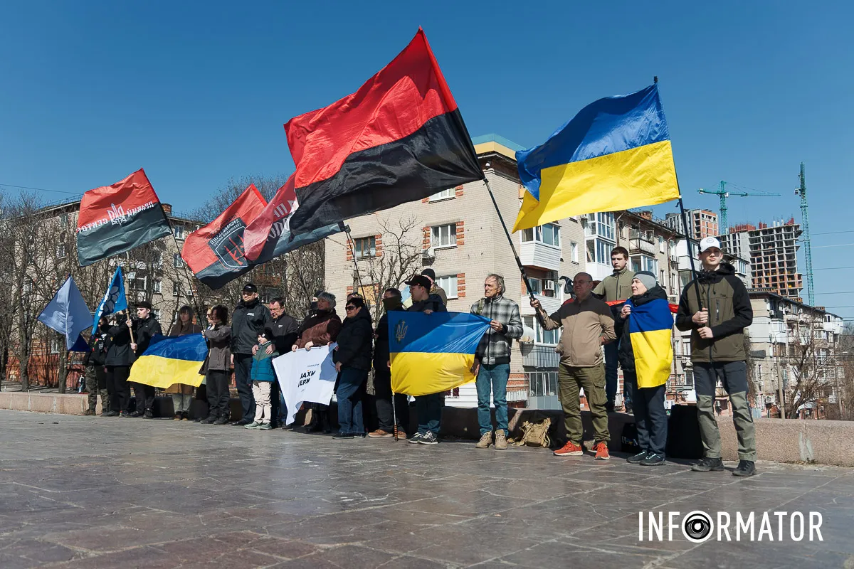 У Дніпрі до Дня Добровольця провели патріотичну ходу 14